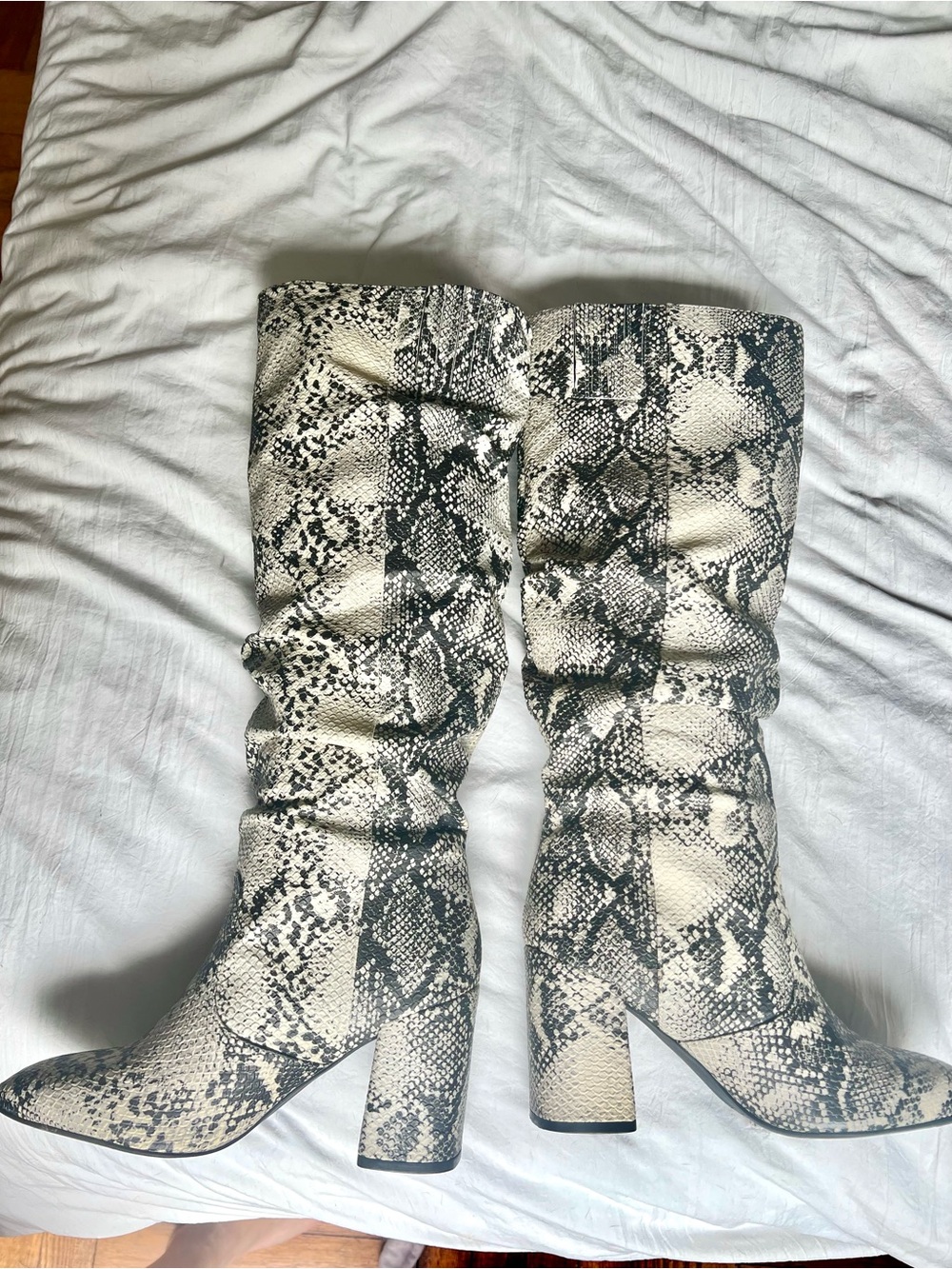 Lulu's White and Black Snake-Print Slouchy Block Heel Boots - Picture 6 of 6